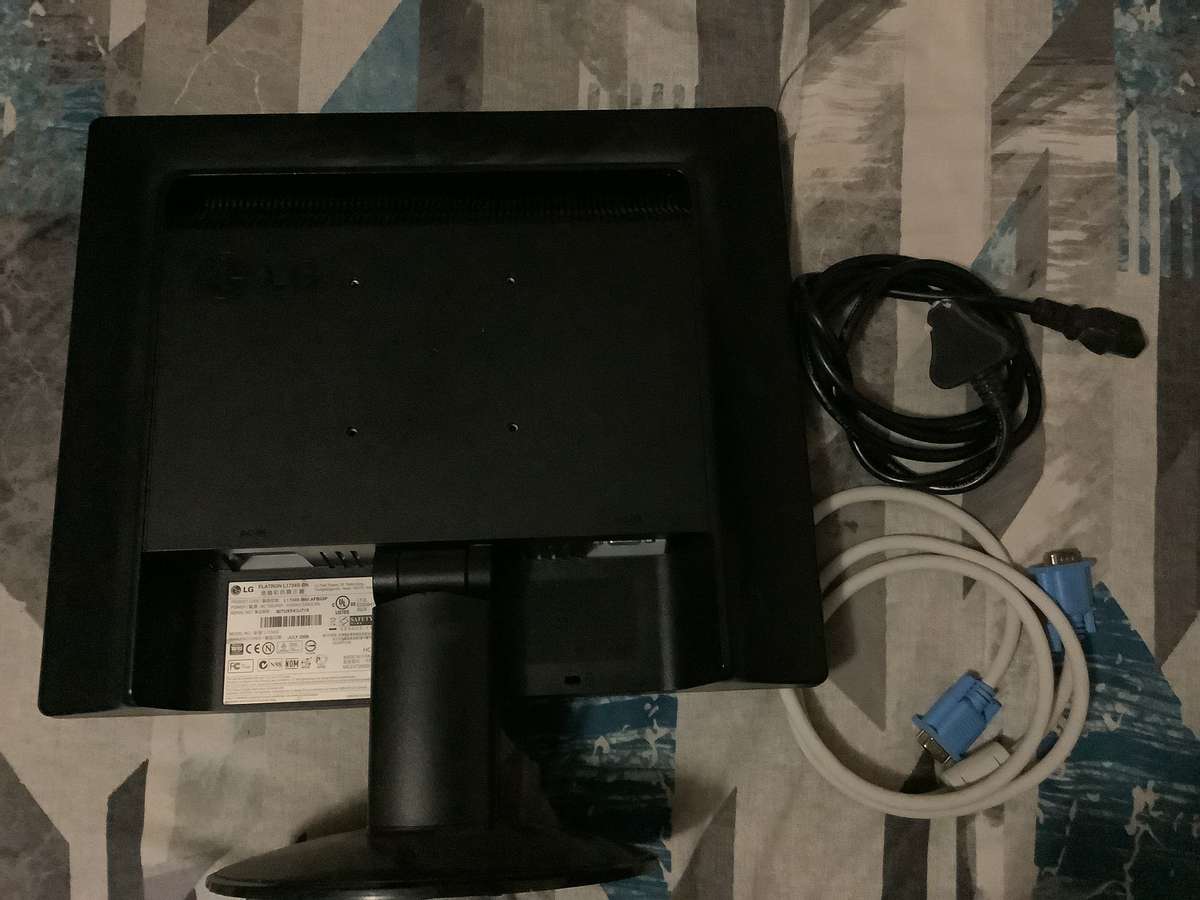 LG FLATRON 17` LCD MONITOR L1734S-BN