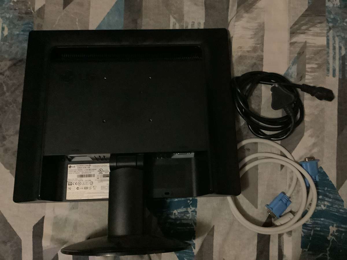 LG FLATRON 17` LCD MONITOR L1734S-BN