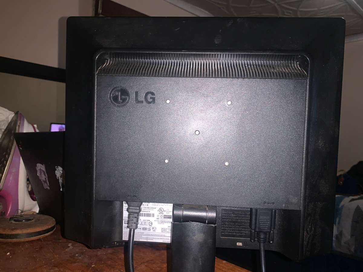 LG FLATRON 17` LCD MONITOR L1734S-BN