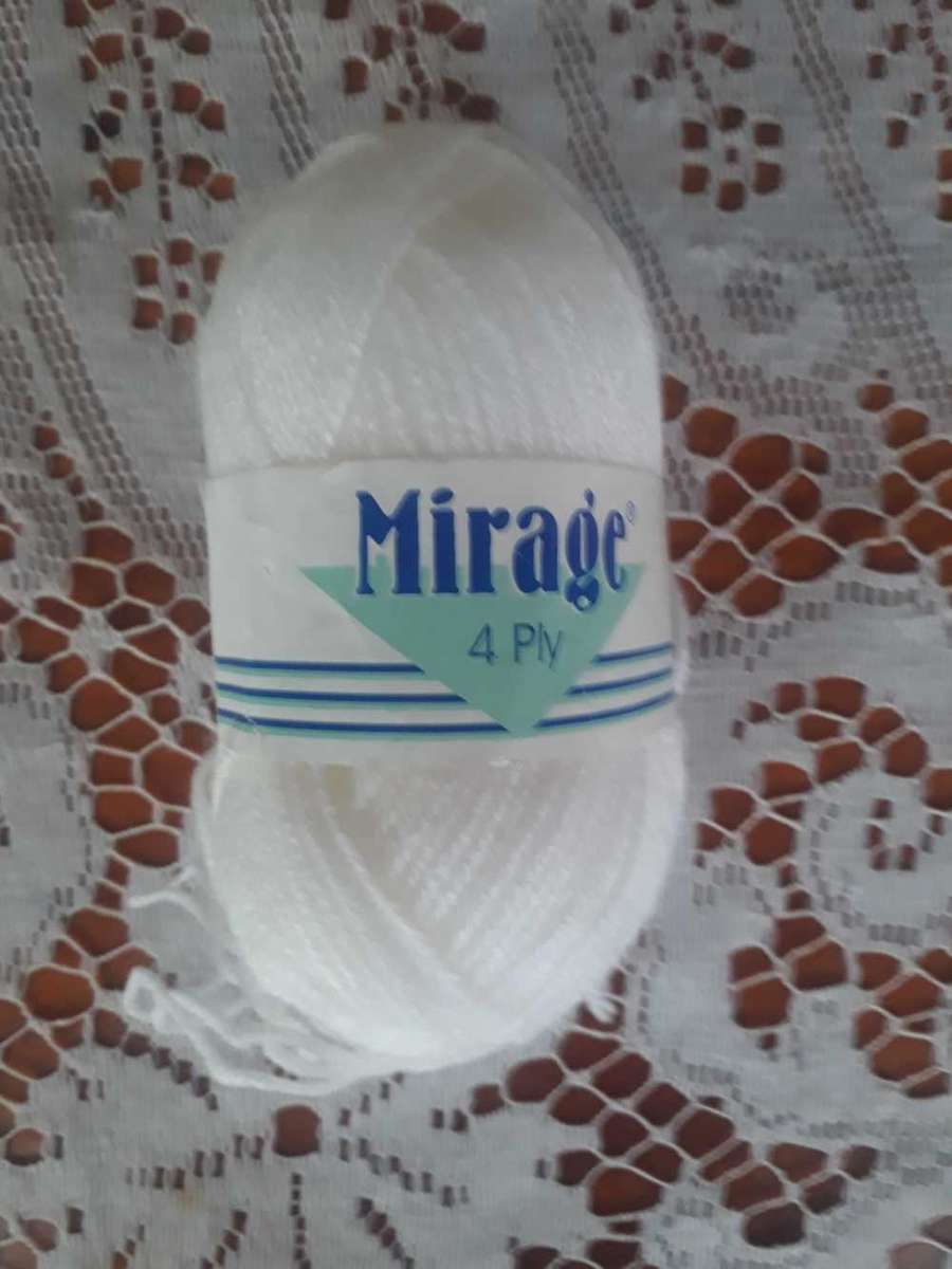 KNITTING WOOL/YARN - ELLE MIRAGE 4 PLY  25G - WHITE