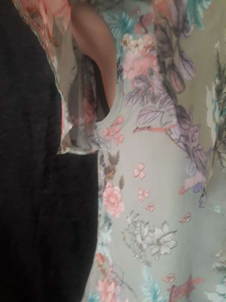 MERIEN HALL  GREEN FLOWER PATTERN  FULLY LINED THROW OVER TOP WITH ELASTICATED WAIST - SIZE 12/36/L