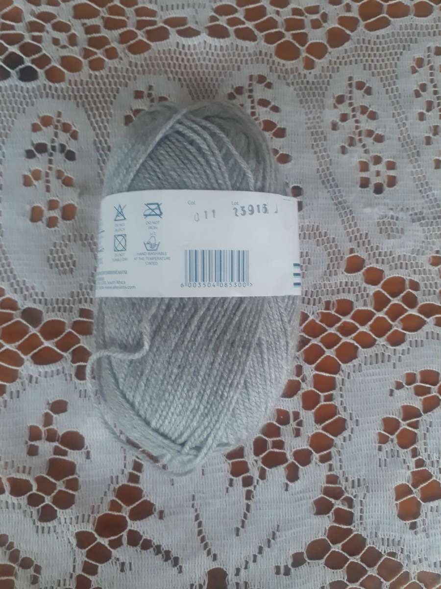 KNITTING WOOL/YARN - ELLE MIRAGE 4 PLY 25G - LIGHT GREY - COL 011 - NEW