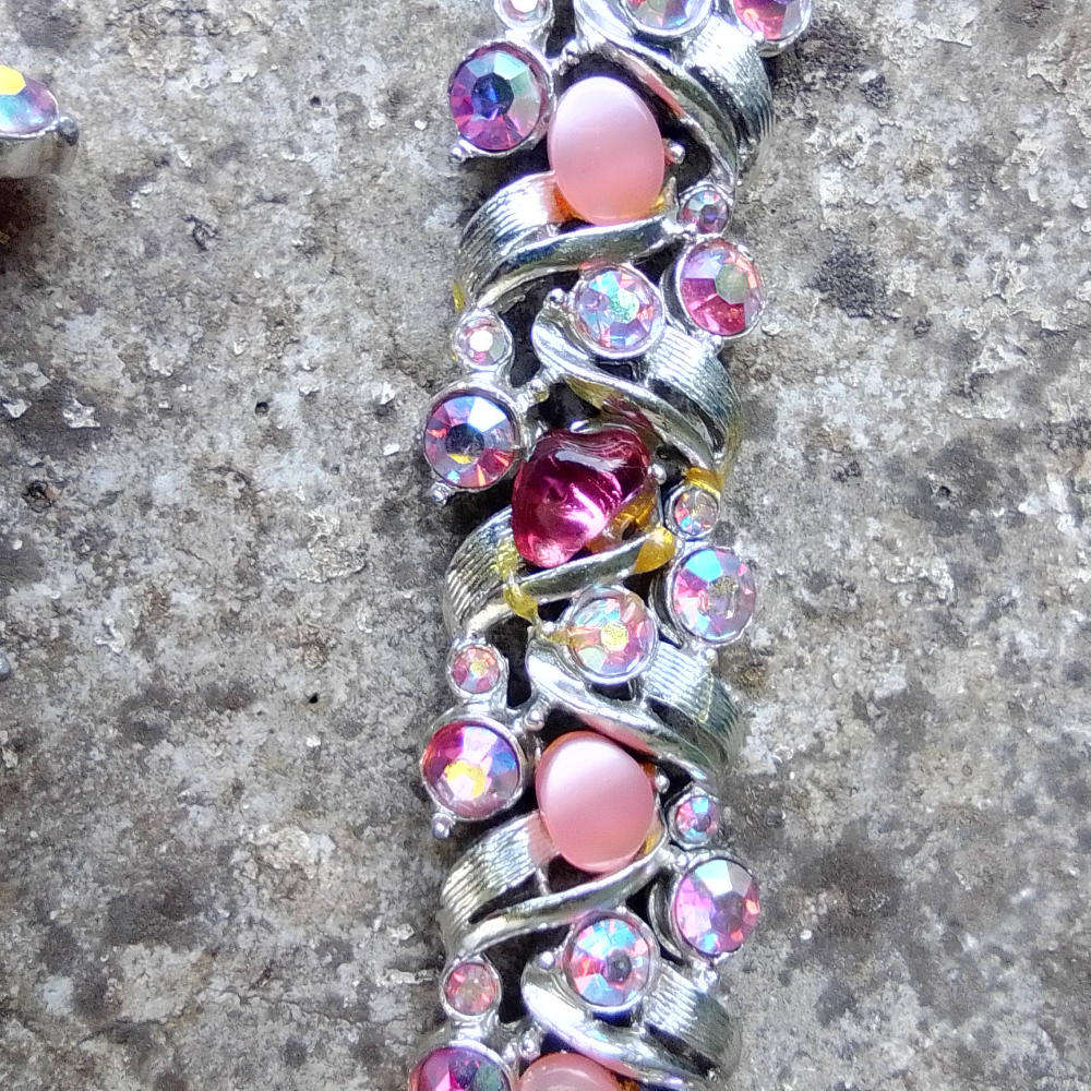 VINTAGE 1960'S SILVER TONED 3 PIECE COSTUME JEWELLERY SET - NECKLACE/BRACELETT & CLIP-ON EARRINGS!!!