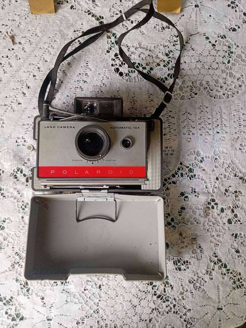 Vintage 1960s Polaroid Automatic 104 Instant Film Land Camera Strap Untested