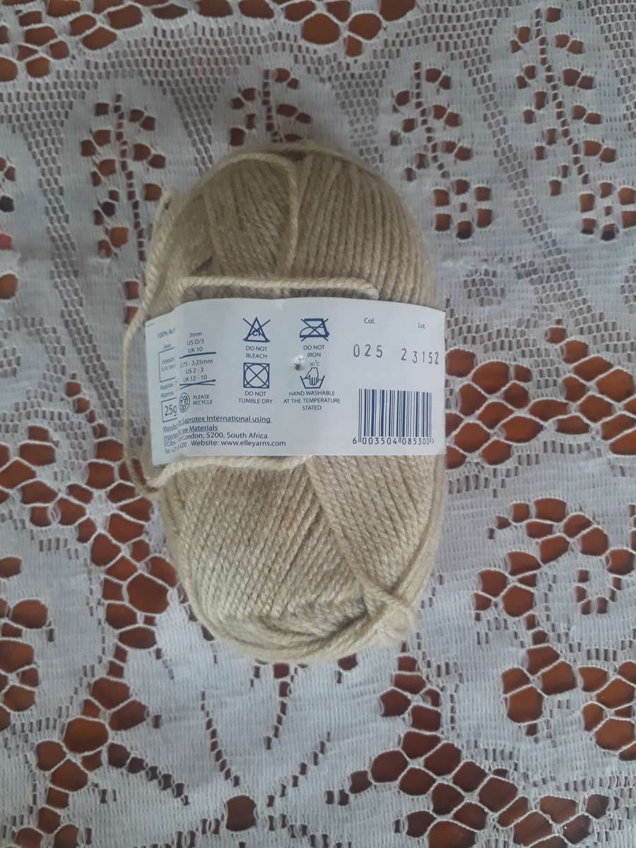 KNITTING WOOL/YARN - ELLE MIRAGE 4 PLY 25G - BEIGE COL 025 - NEW