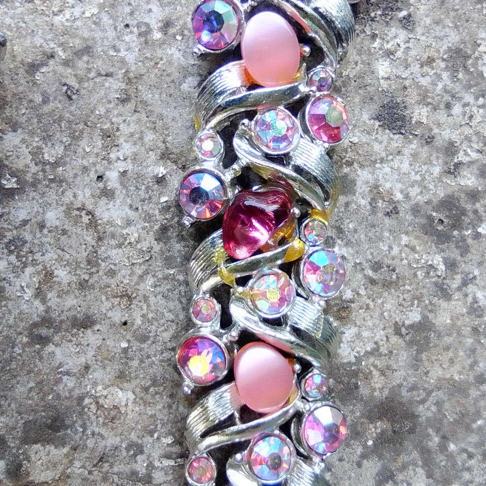 VINTAGE 1960'S SILVER TONED 3 PIECE COSTUME JEWELLERY SET - NECKLACE/BRACELETT & CLIP-ON EARRINGS!!!