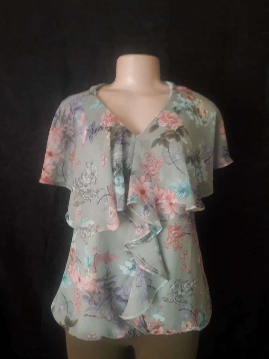 MERIEN HALL  GREEN FLOWER PATTERN  FULLY LINED THROW OVER TOP WITH ELASTICATED WAIST - SIZE 12/36/L