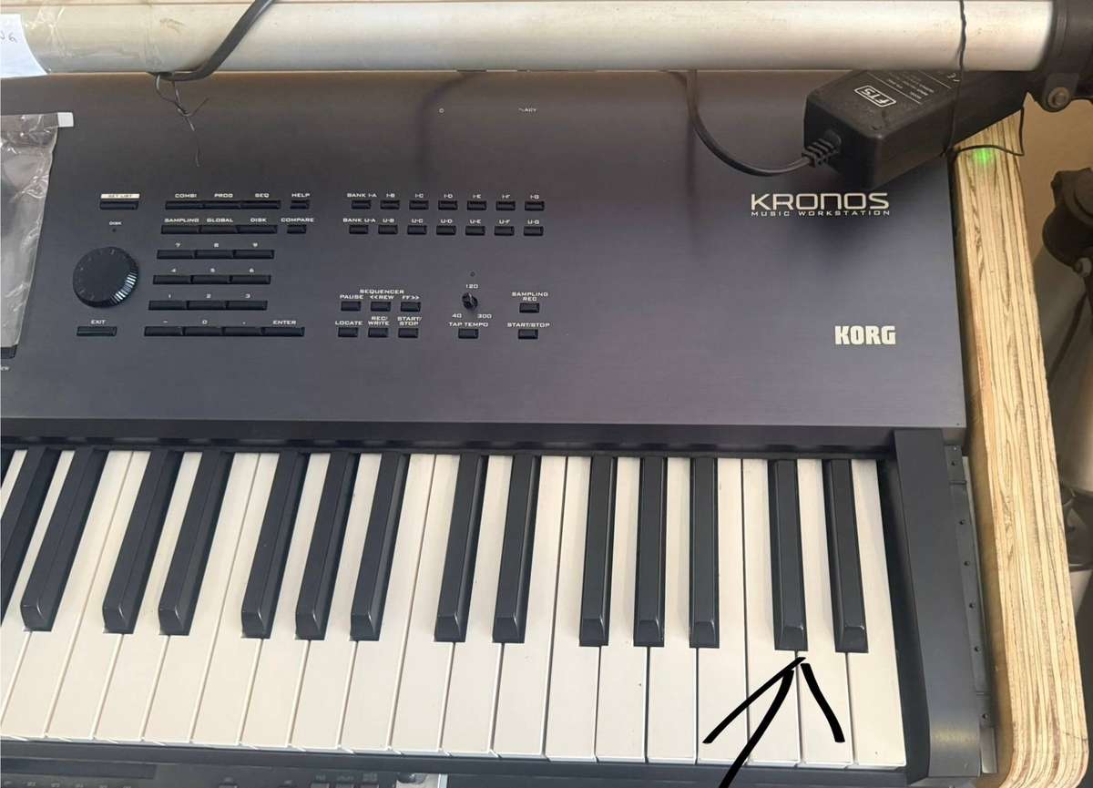 Korg kronos 73 keys