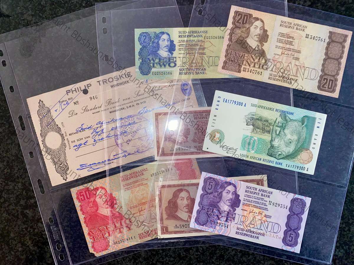 South Africa Various Banknotes - sleeves included (1 bid takes all))
