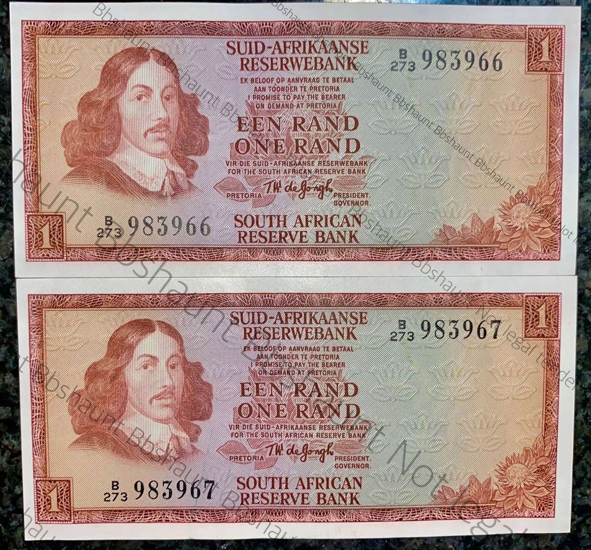 Tw De Jongh. R1 in sequence B273/983966-967 UNC B series 1973/75 (1 bid takes all)