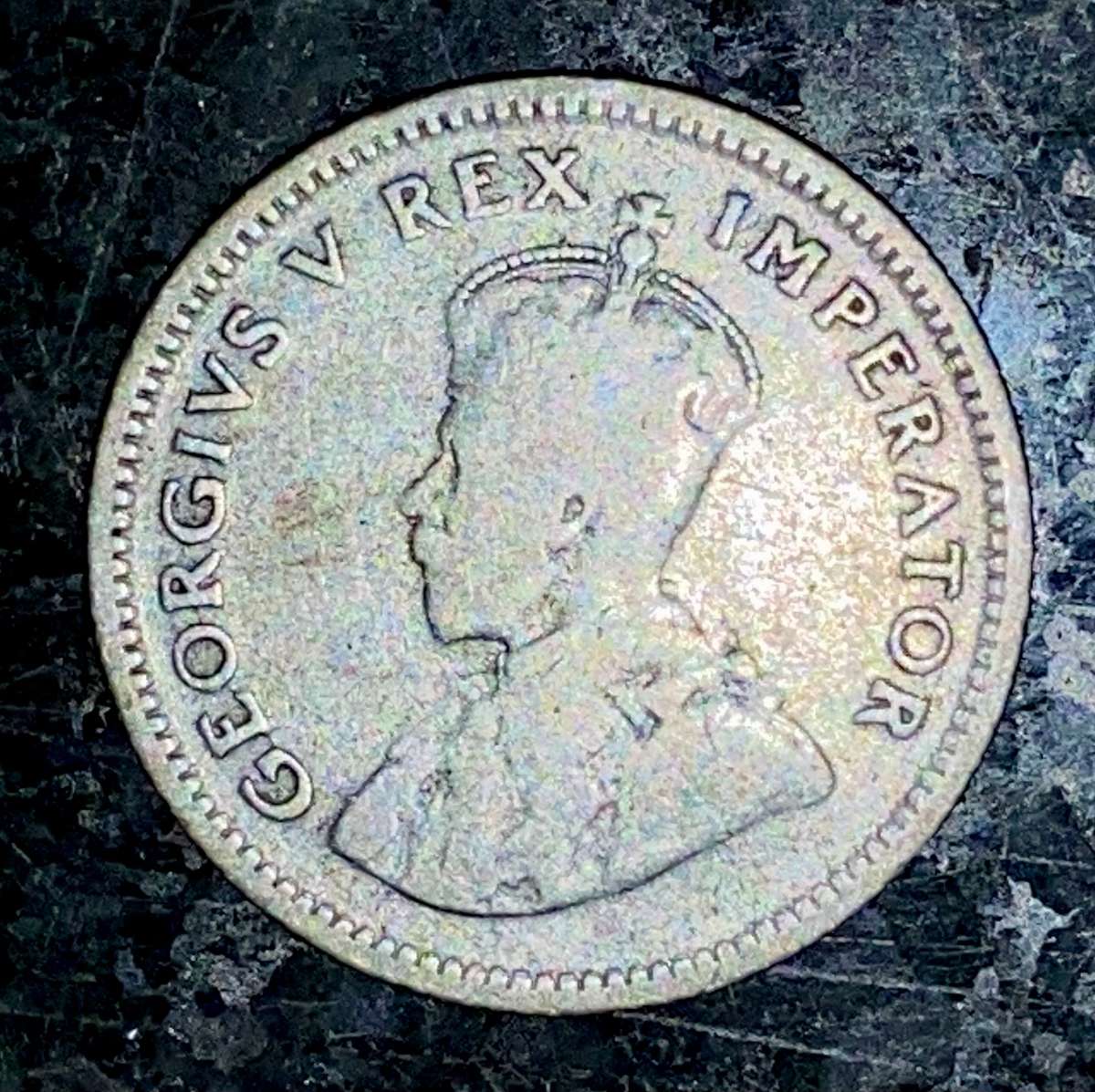 S A UNION SILVER 6D SIXPENCE -- 1926 --