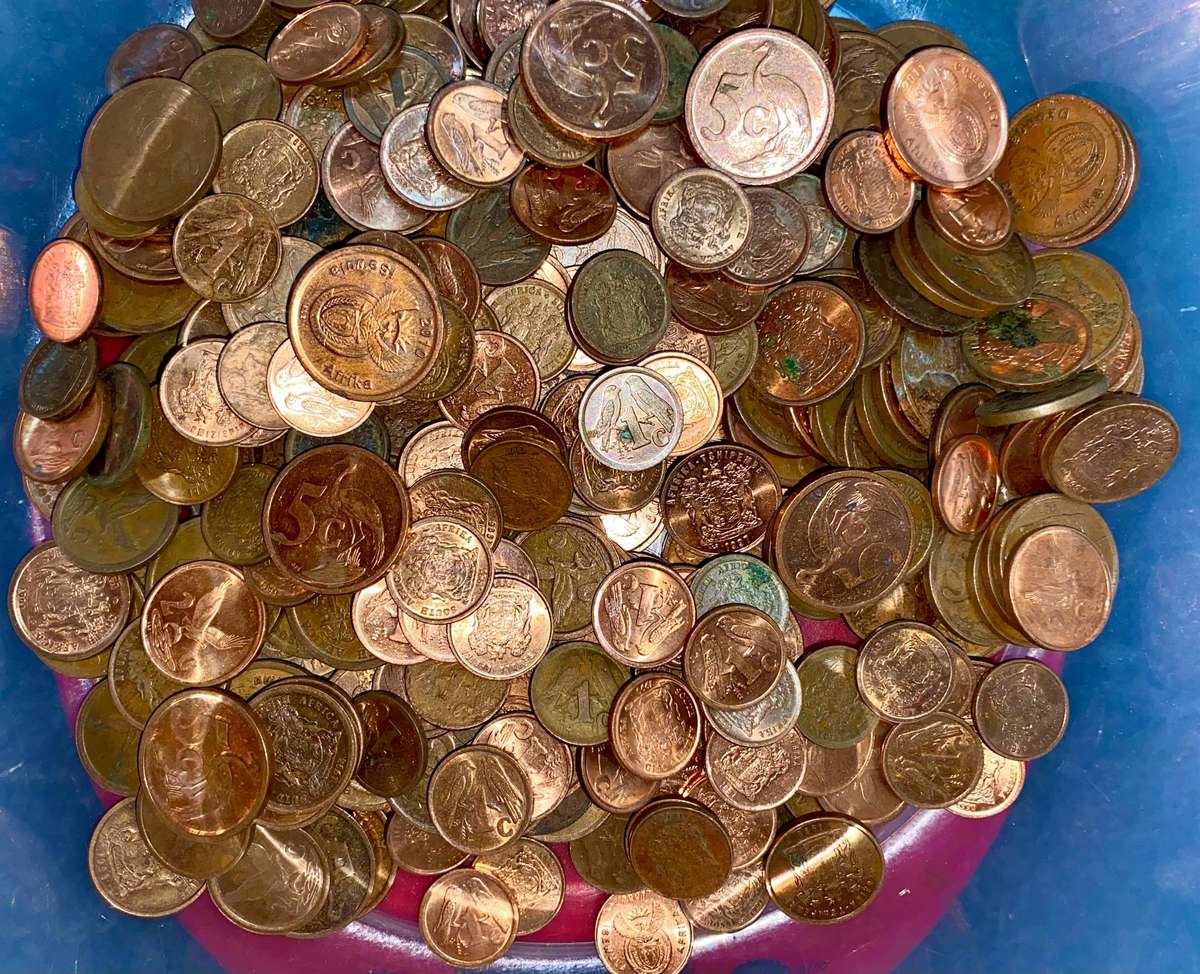 South Africa Lot -- 1KG -- 1 cent - 2 cent & 5 cent - 3rd decimal 1990 to 2011 (1 bid takes all)