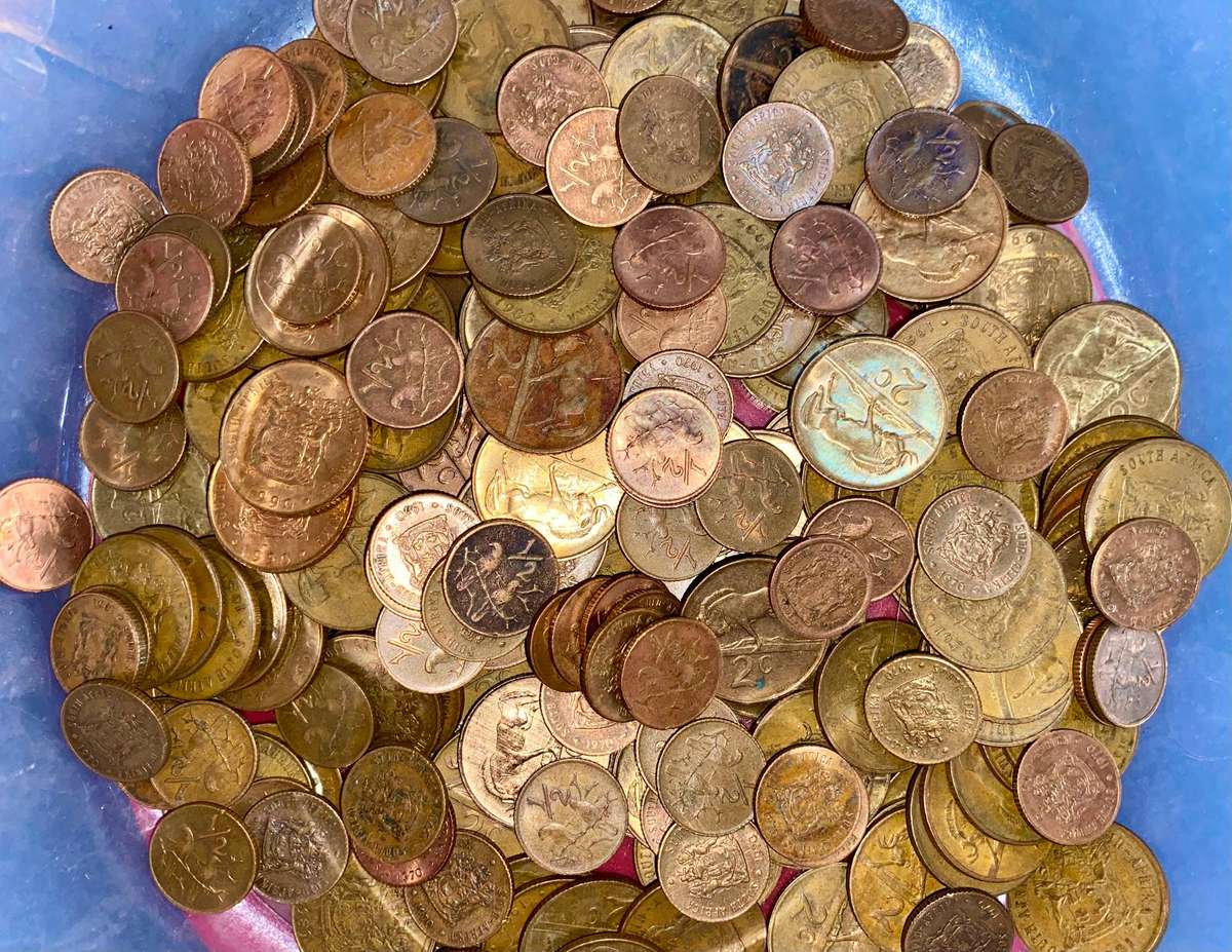 South Africa Lot - 700grams- 1/2 cent & 2 cent various dates - 2nd decimal 1965-1989 (1 bid takes al