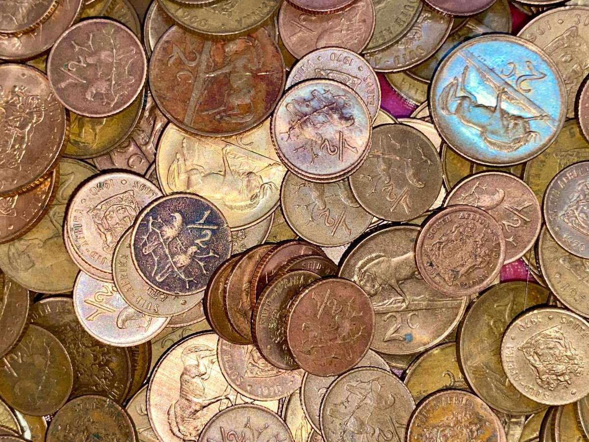 South Africa Lot - 700grams- 1/2 cent & 2 cent various dates - 2nd decimal 1965-1989 (1 bid takes al