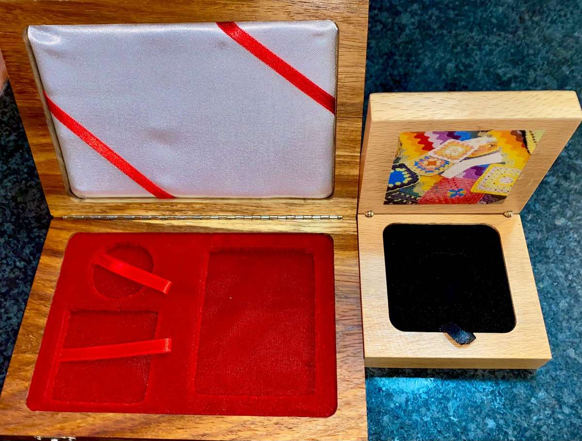 Nelson Mandela Wood Mint Boxes (1 bid takes all)