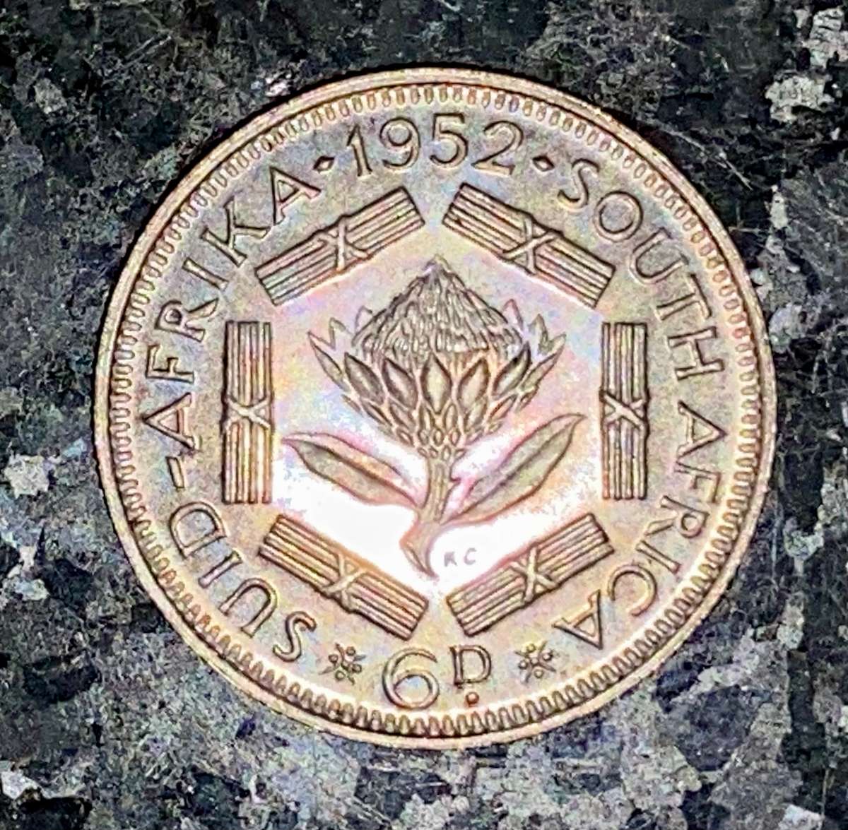 S A Union. silver 6d sixpence 1952 good condition