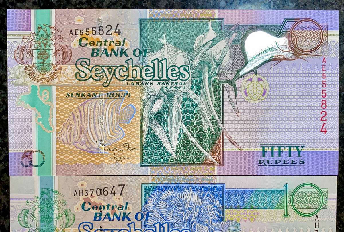 Seychelles Set 50 rupees & 10 rupees unc 1998 (1 bid takes all)
