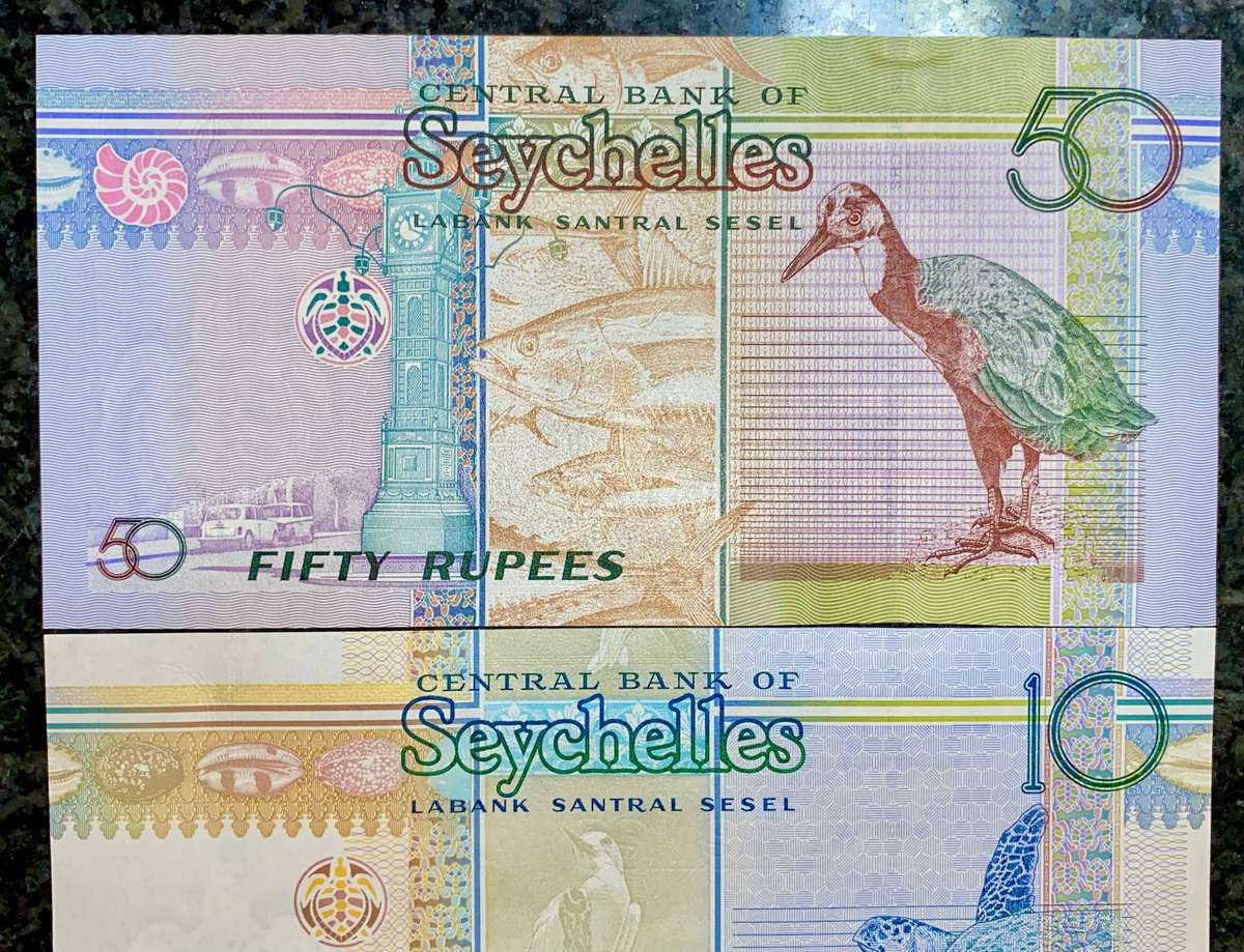Seychelles Set 50 rupees & 10 rupees unc 1998 (1 bid takes all)