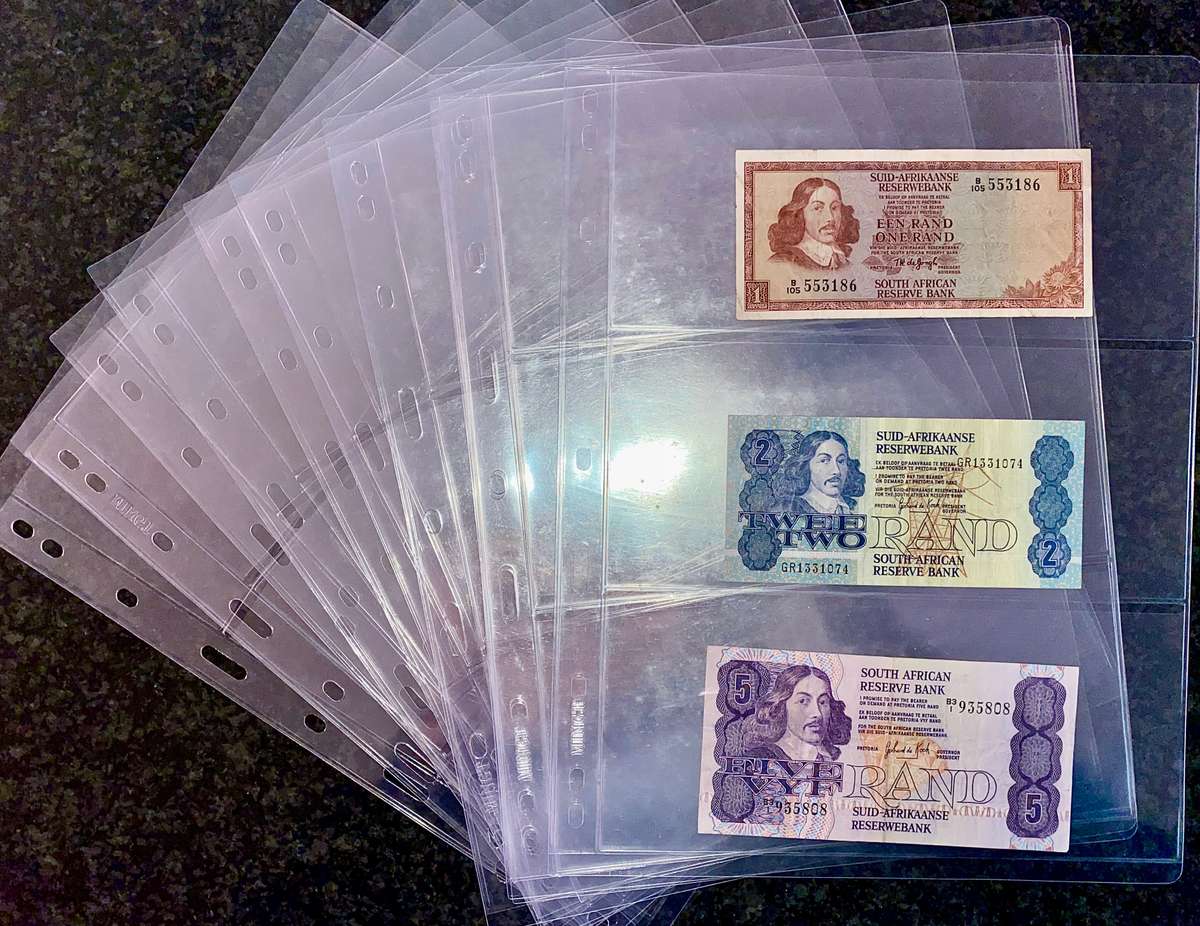 Banknote Hard Plastic Sleeves - 3 Pocket sleeve (1 bid takes all 10 sleeves) banknotes included