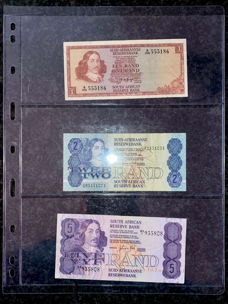 Banknote Hard Plastic Sleeves - 3 Pocket sleeve (1 bid takes all 10 sleeves) banknotes included