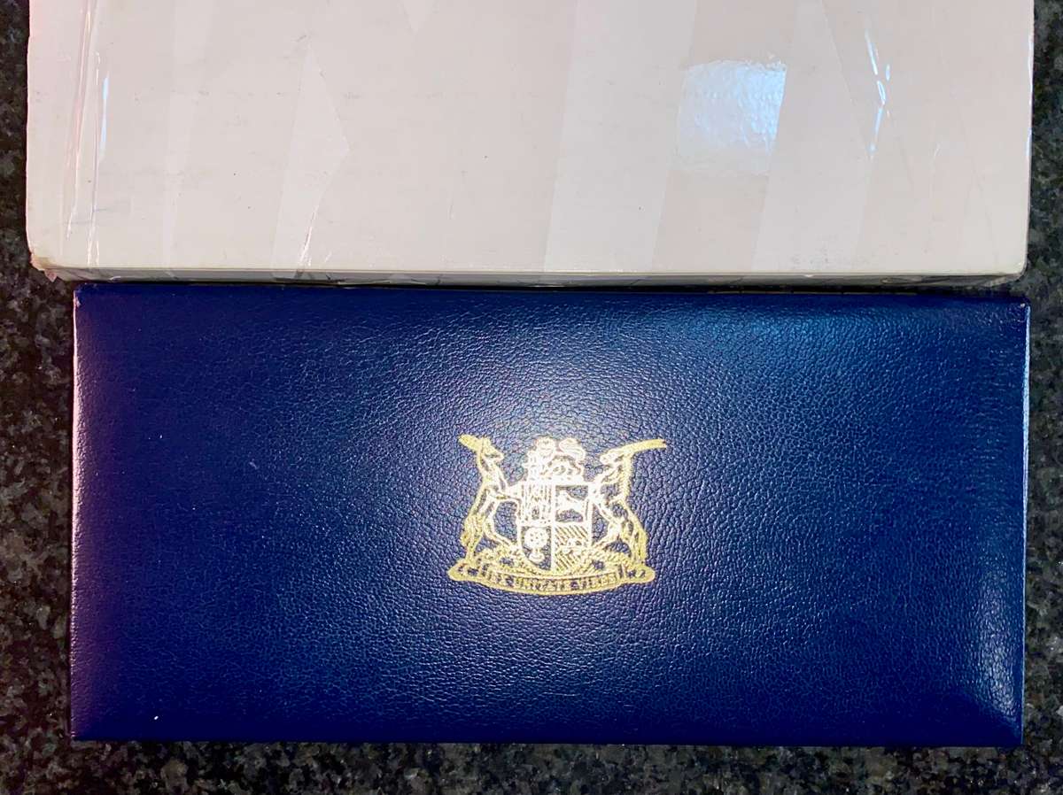 South Africa Proof set silver R1 to 1 cent with extra nickel R1 - 1989 blue SA mint box + box cover
