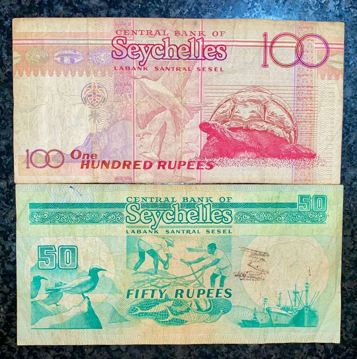 Seychelles Set 50 A rupees & 100 AA rupees unc 1998 (1 bid takes all)