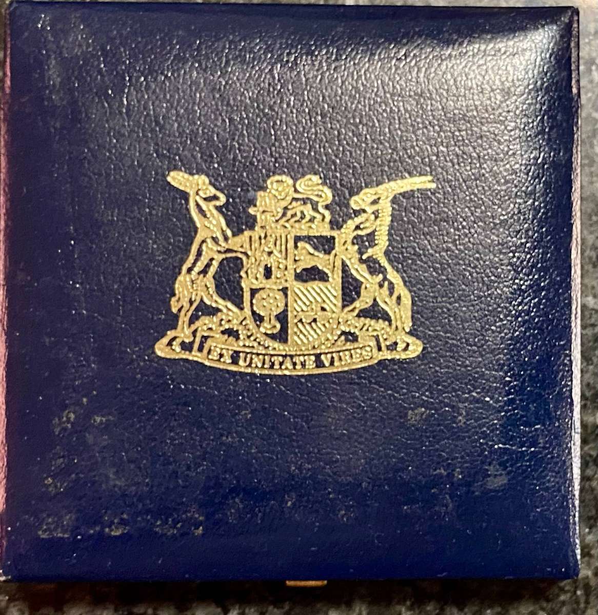 South Africa Proof Silver R1 -- 1990 blue SA mint box