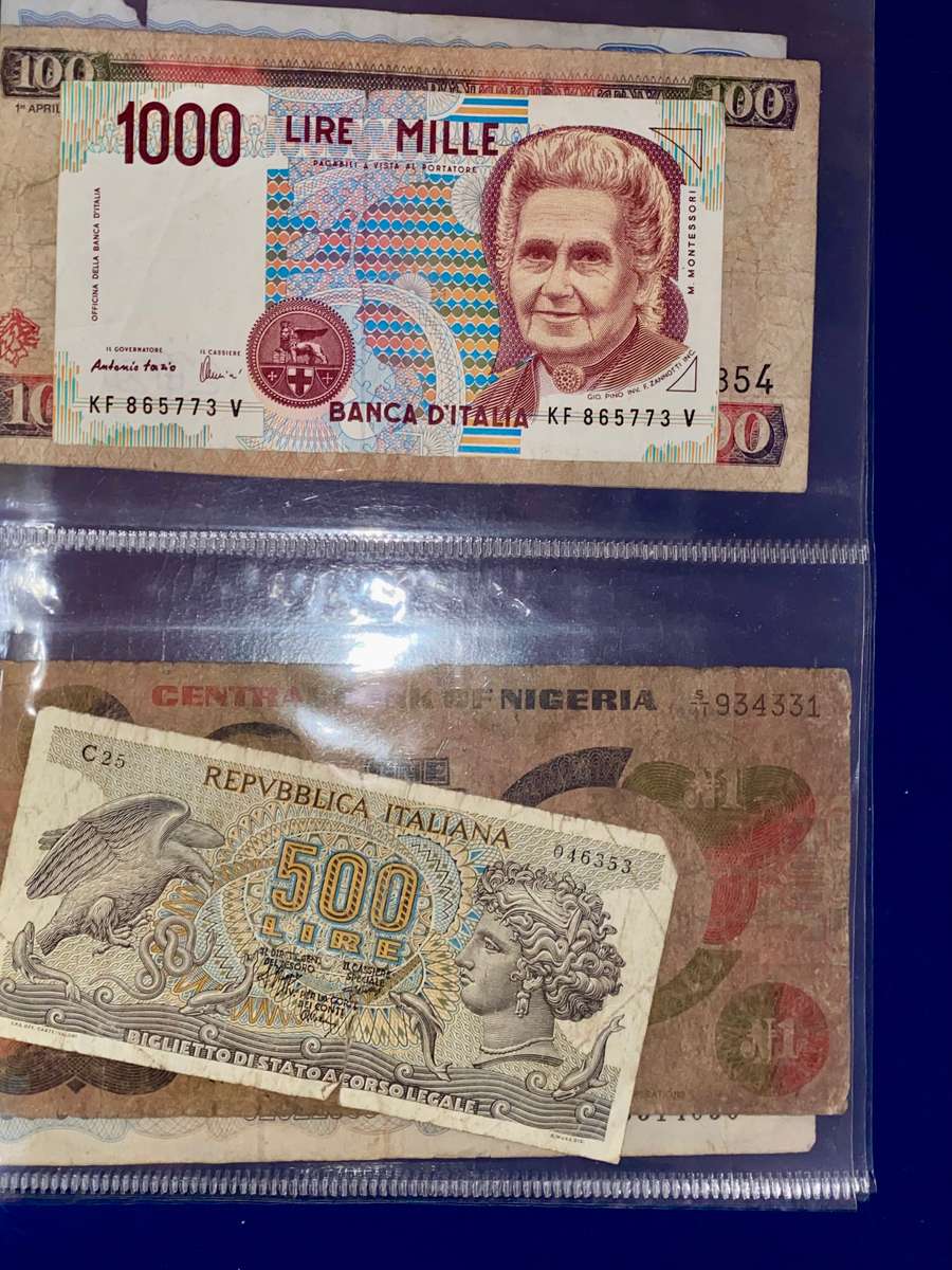 BANKNOTE COLLECTION SOUTH AFRICA & INTERNATIONAL IN FOLDER 17 NOTES IN TOTAL(1 BID TAKES ALL)