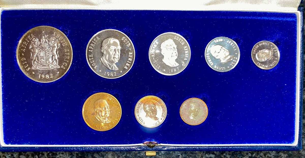 South Africa Proof set Silver R1 to 1/2 cent 1982 Blue SA Mint box