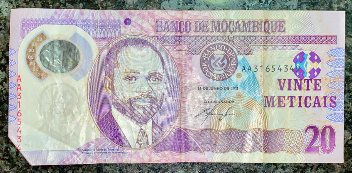 MOZAMBIQUE 20 METICAIS 2011 POLYMER NOTE