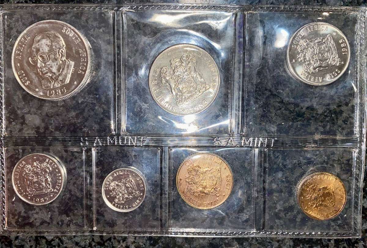 SA Mint Complete Uncirculated set 1985 -- R1 TO 1 cent - still sealed as from SA mint