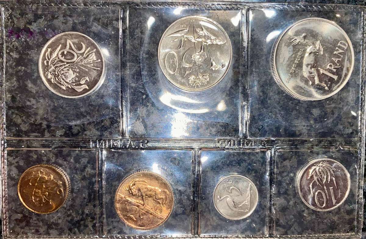 SA Mint Complete Uncirculated set 1986 -- R1 TO 1 cent - still sealed as from SA mint
