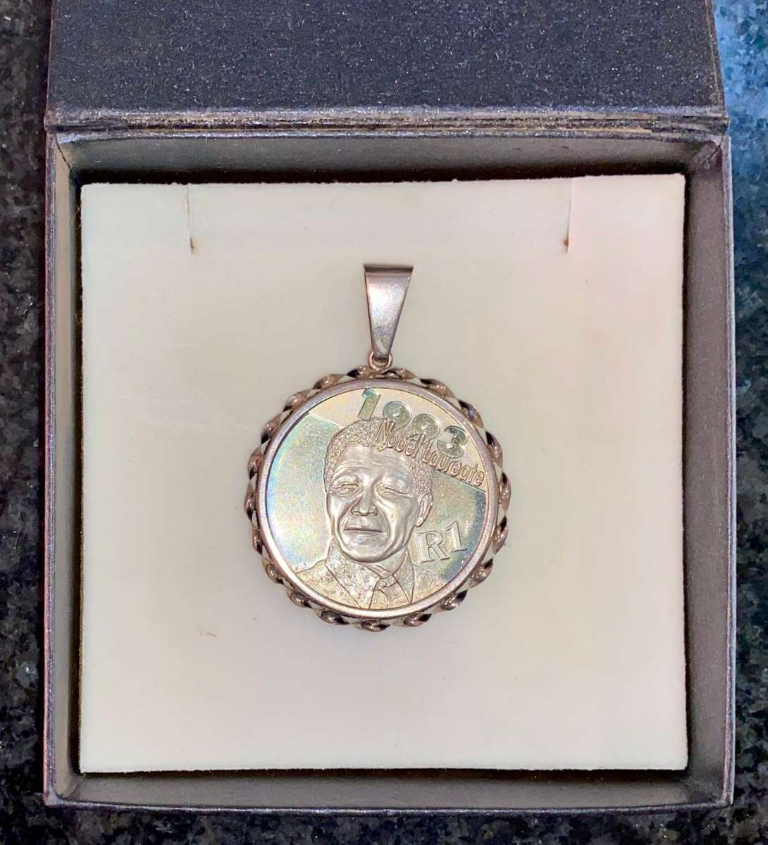 South Africa. silver protea R1 Pendent --Nelson Mandela 2007 -- in presentation box
