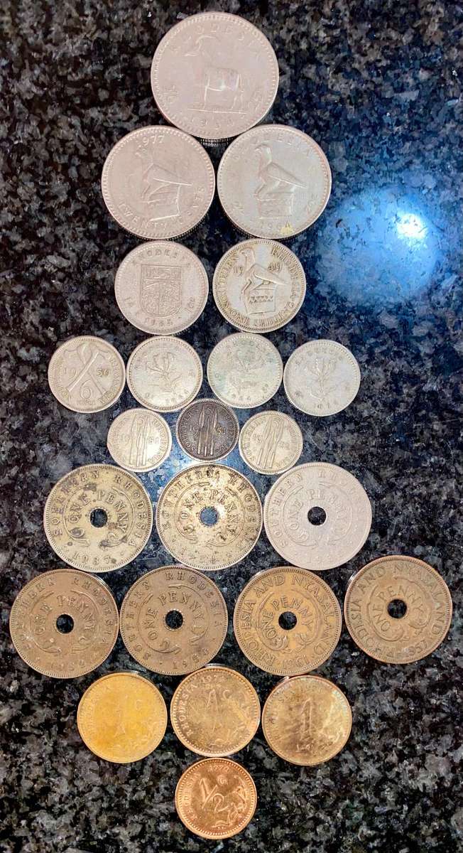 Rhodesia/Nyasaland & Southern Rhodesia lot (1 bid takes all)