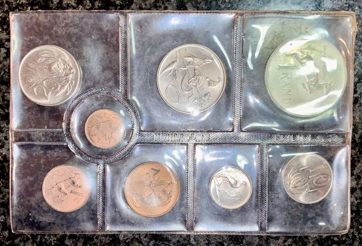 S A MINT UNCIRCULATED SET 1975 --SILVER R1 TO 1/2 CENT - SEALED FROM SA MINT