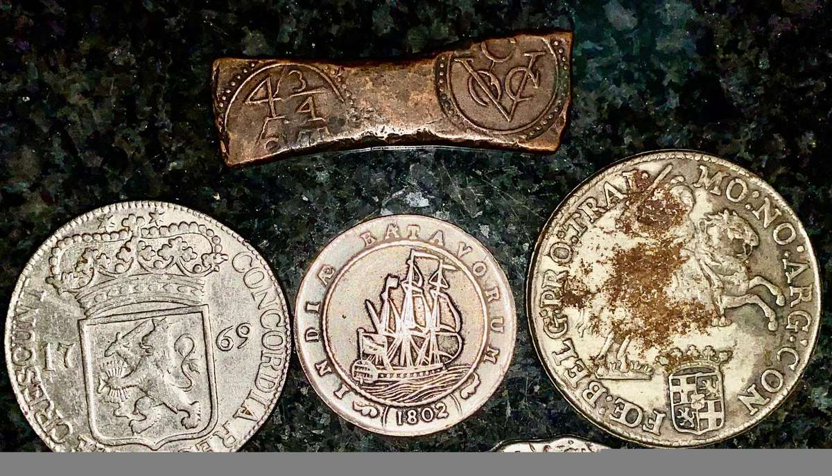 Van Riebeeck Replica Set (1 bid takes all)