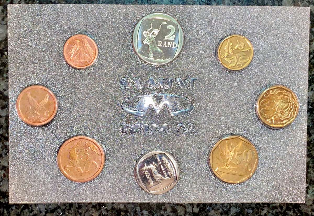 S A MINT UNCIRCULATED SET 1992 -- R2 TO 1 CENT - SEALED FROM SA MINT
