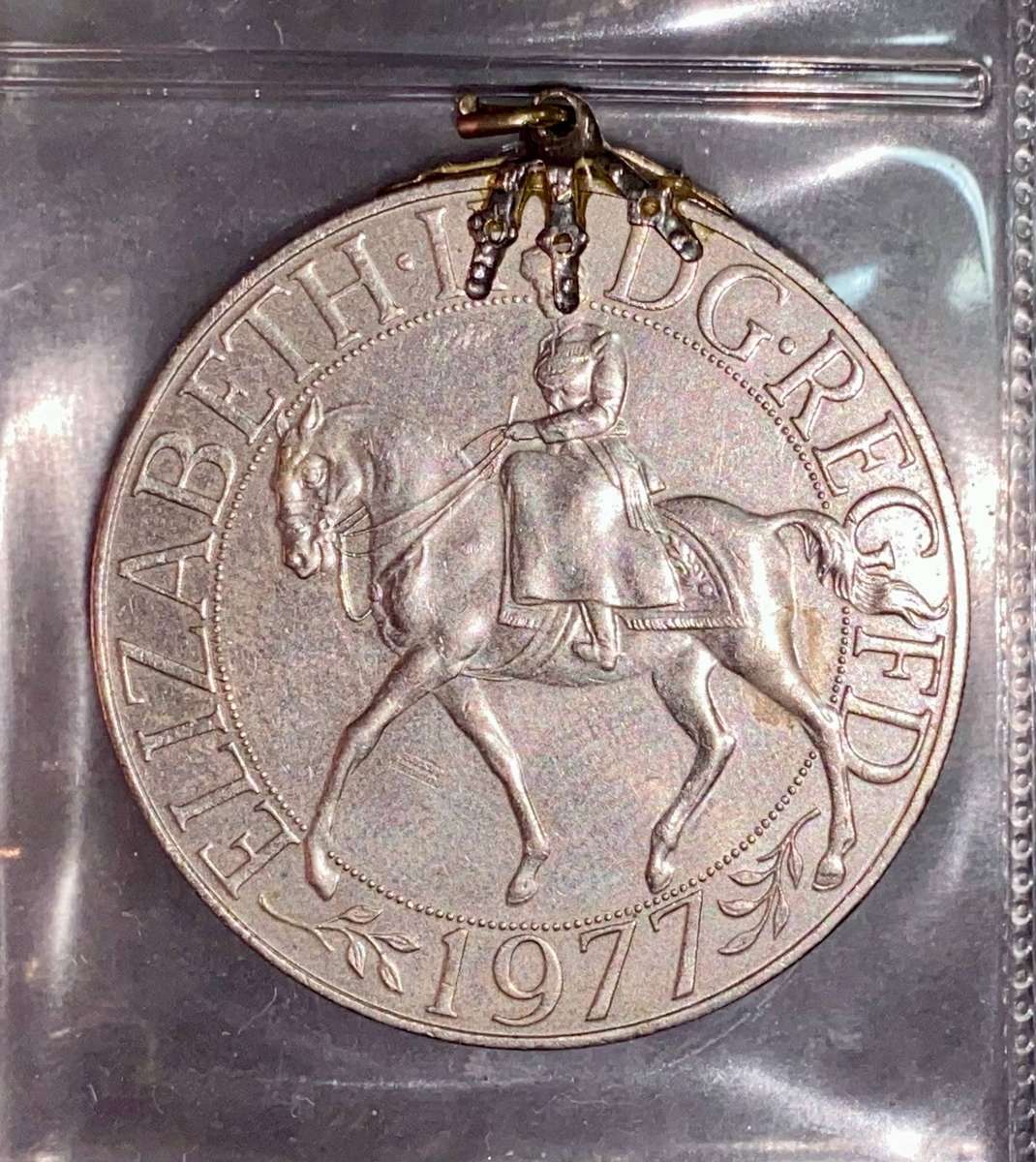 Great Britain Collection - Commemorative Crowns 1977-1980-1981 in coin folder - lot 5