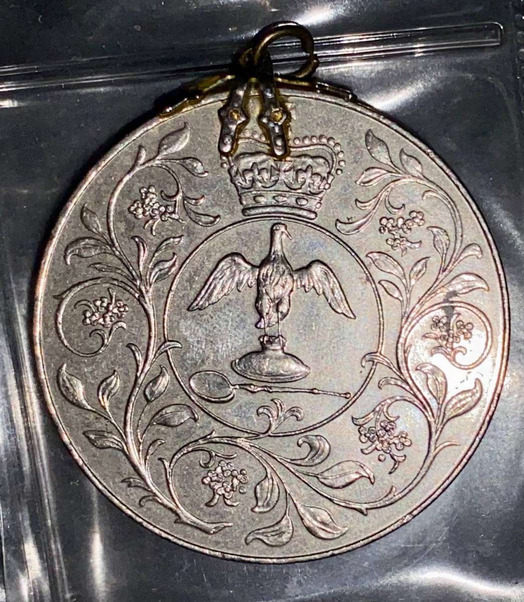 Great Britain Collection - Commemorative Crowns 1977-1980-1981 in coin folder - lot 5