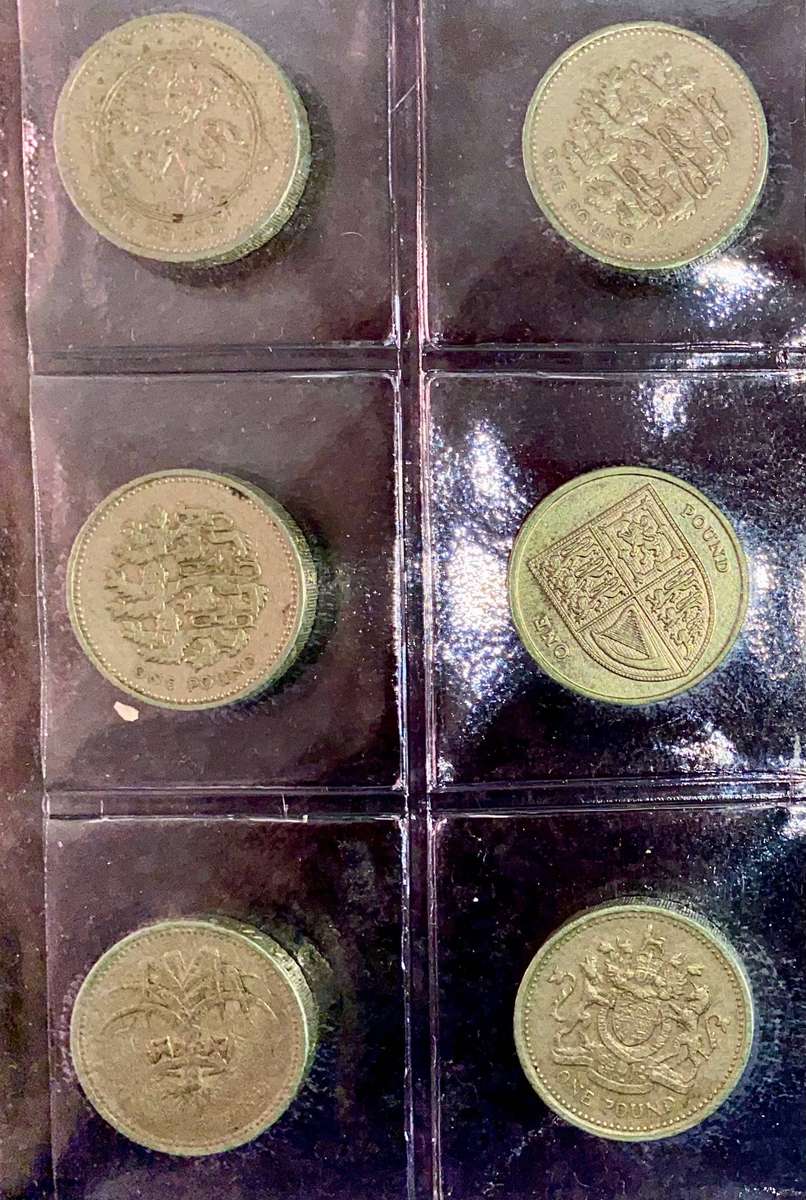 Great Britain Collection 1 pound 1983-2010 in coin folder - lot 6