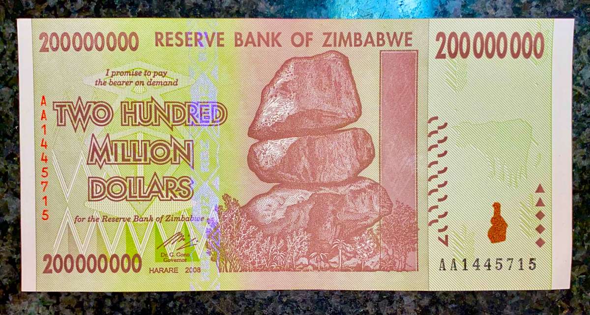 ZIMBABWE 200 MILLION DOLLARS AA UNC