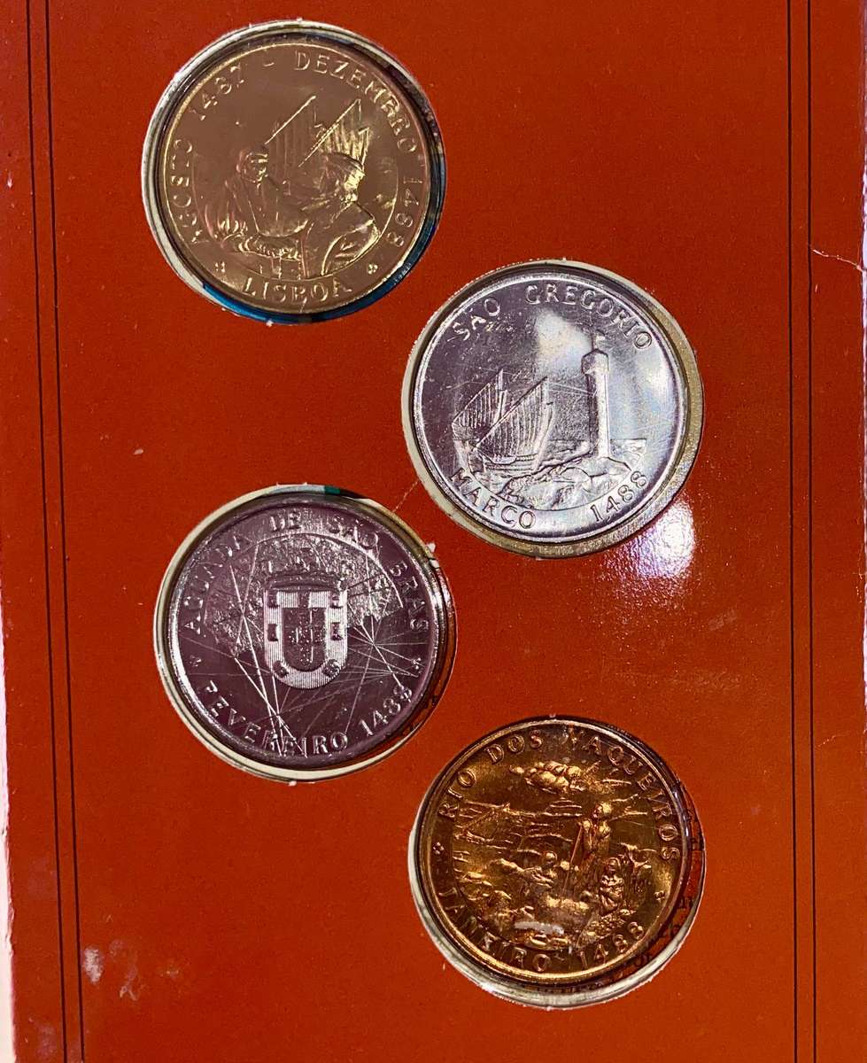 DIAS88 coin set in original folder - coins still sealed