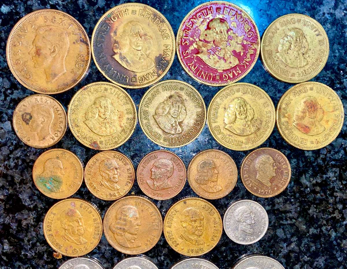 SOUTH AFRICA COIN COLLECTION 1946-1988 (1 BID TAKES ALL)