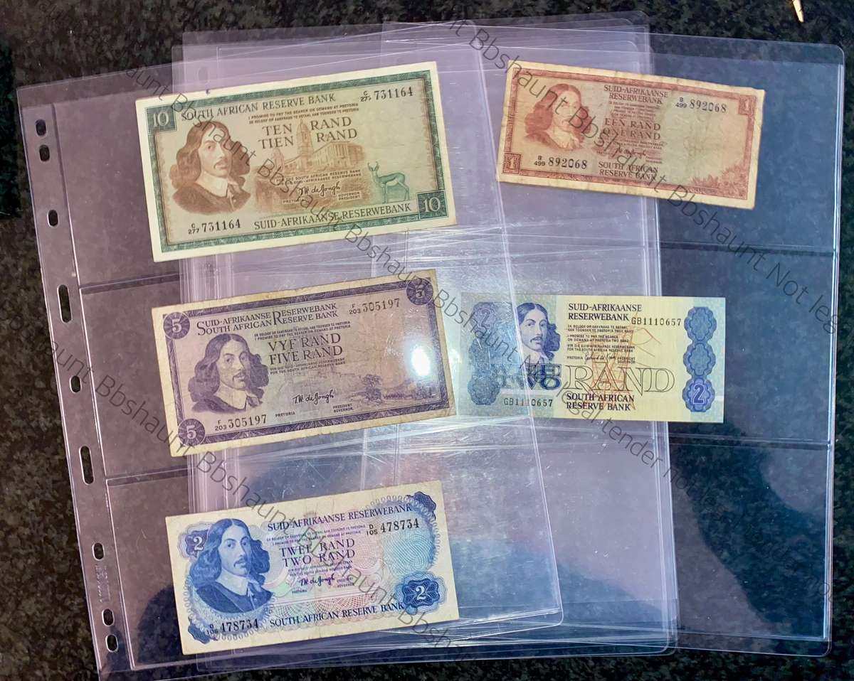 Banknote Stiff Plastic Sleeves - 3 Pocket sleeve (1 bid takes all 10 sleeves) banknotes included