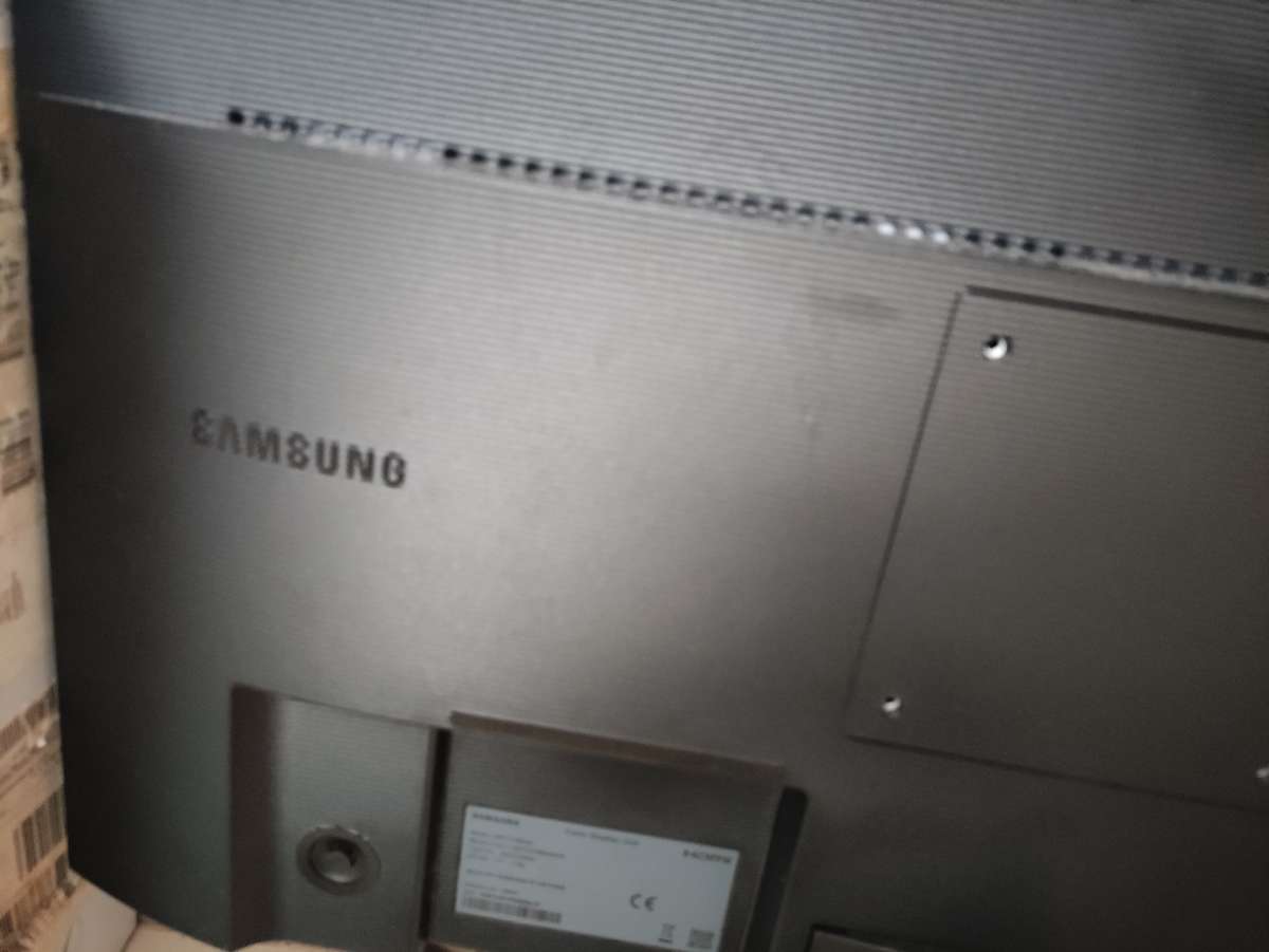 Samsung 27-Inch FHD IPS Flat Monitor