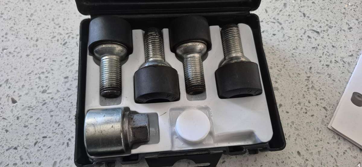 Volkswagen Polo Vivo Parts Bundle (4 Items)