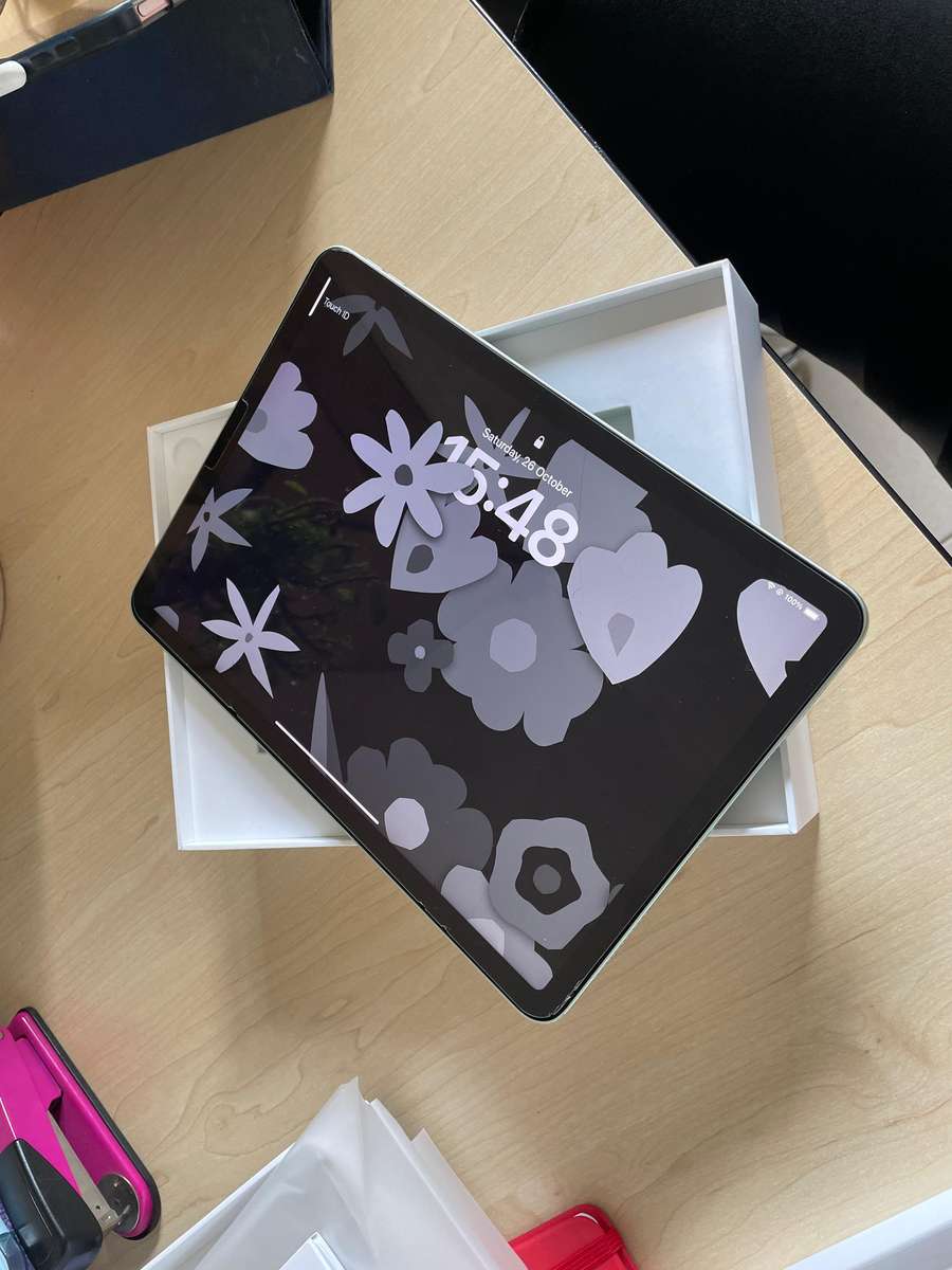 iPad Air (10.9-inch, 2020, 4th Generation) 64GB Wi-Fi + Pencil