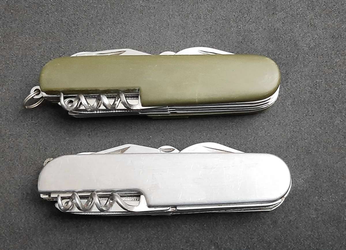 Lot: Swiss Gear & Generic Pocket Knives x2 (Multifunction)