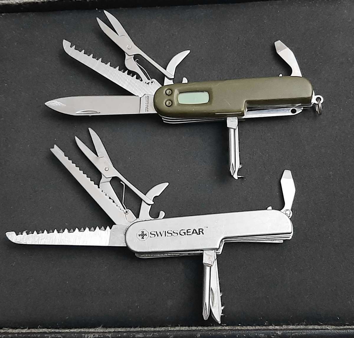 Lot: Swiss Gear & Generic Pocket Knives x2 (Multifunction)