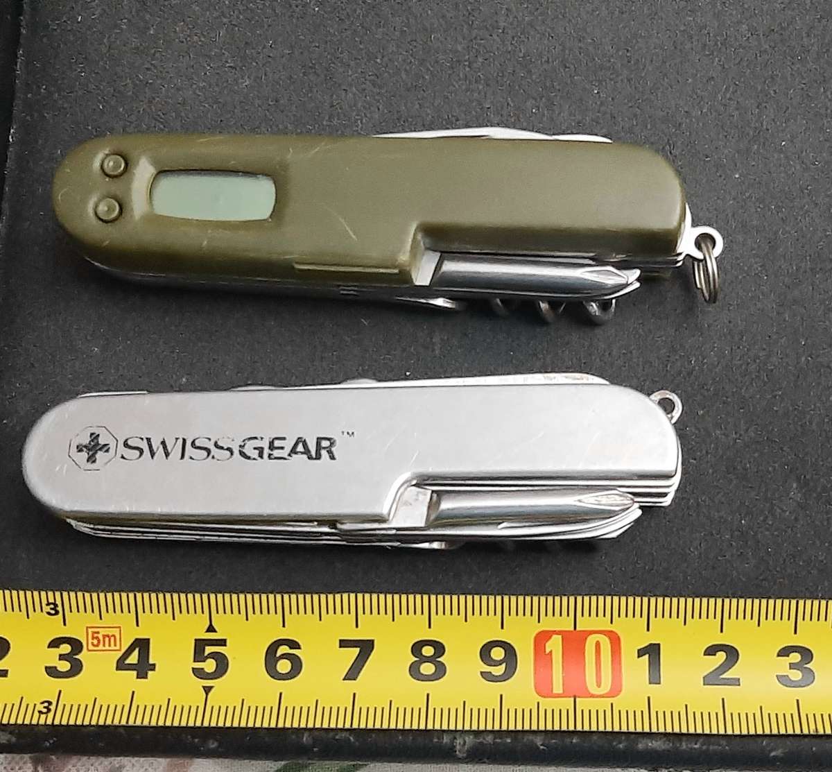 Lot: Swiss Gear & Generic Pocket Knives x2 (Multifunction)